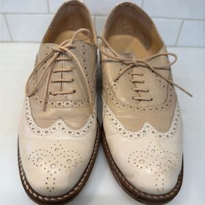 Bandolino Ivory and Tan Leather Wingtip Oxfords
